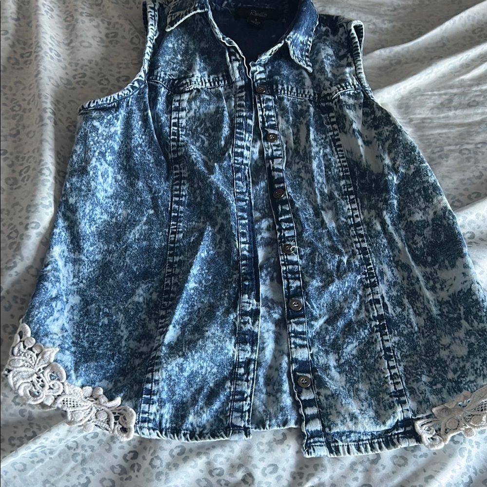 Rosettes Blue Denim Sleeveless Top with Lace Trim - Small